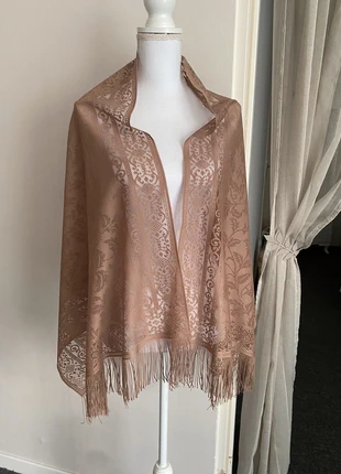 Châle rectangulaire, merk: Modanisa, staat: Heel goed, € 5,00, € 5,95 inclusief Kopersbescherming