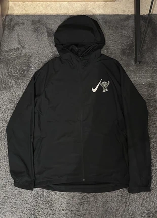 veste nike never not running S, marque: Nike, état: Très bon état, taille: S, 90,00 €, 95,20 € Protection acheteurs incluse