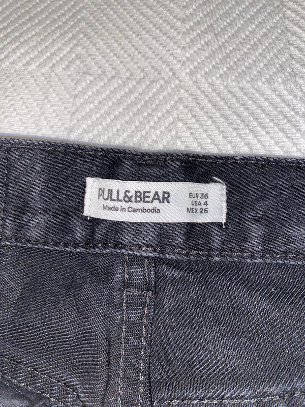 jeans neri con strappi pull & bear 2