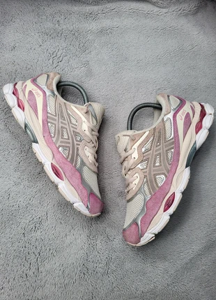 Chaussure basket Asics gel nyc rose/ taille 39/ très bon état, marke: Asics, zustand: Sehr gut, größe: 39, 63,00 €, 66,85 € inklusive Vinted-Käuferschutz