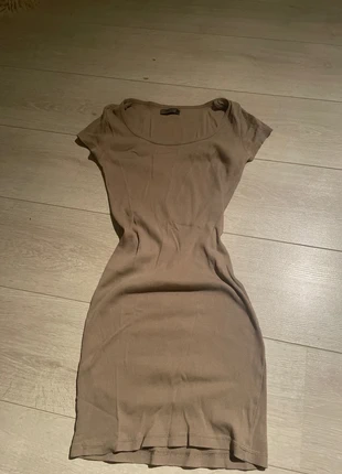 Cute Casual comfortable beige light brown curve hugging Dress with short Sleeves, merk: ONLY, staat: Heel goed, maat: S / 36 / 8, € 7,50, € 8,58 inclusief Kopersbescherming