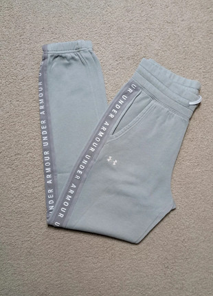 Jogging Under Armour XS Survetement Gris Vintage Retro Old Money Y2k, marque: Under Armour, état: Très bon état, taille: XS / 34 / 6, 25,00 €, 26,95 € Protection acheteurs (Pro) incluse