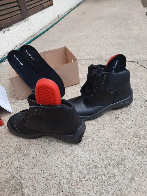 Chaussures de sécurité honeywell neuves taille 43 - photo numéro 4