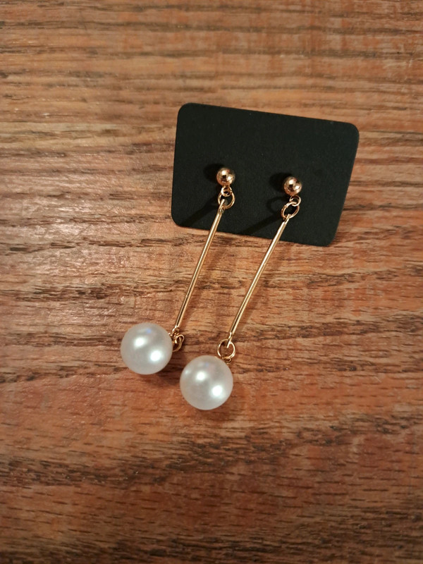 Gold earrings with pearls 2