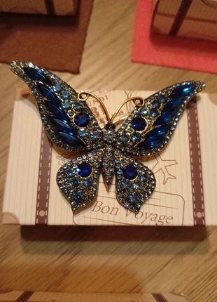 Broche avec la boîte, merk: Montre.fr, staat: Heel goed, € 5,00, € 5,95 inclusief Kopersbescherming Pro