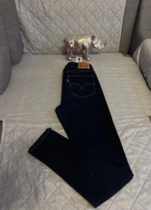 High Rise Skinny Féminin 28/32 Levi’s, marke: Levi's, zustand: Sehr gut, größe: S / 36 / 8, 16,00 €, 17,50 € inklusive Vinted-Käuferschutz