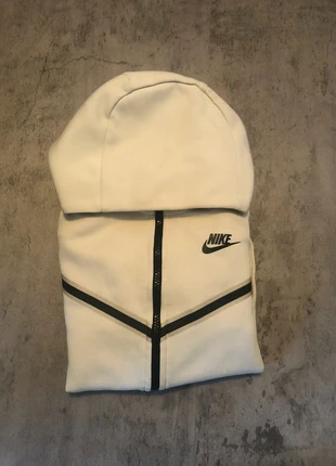 Gilet zip veste nike tech blanc crème, marque: Nike, état: Très bon état, taille: XS, 49,90 €, 53,10 € Protection acheteurs incluse