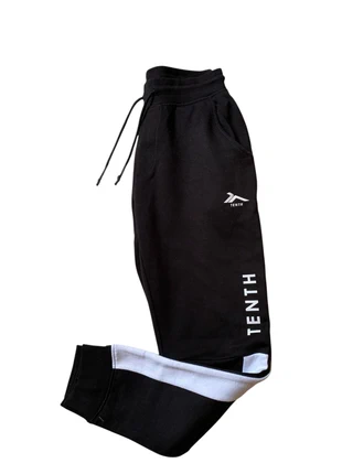 Survêtement noir de la marque Tenth- Taille S, brand: Tenth, condizioni: Ottime, taglia: S, €10.00, €11.20 include la Protezione acquisti