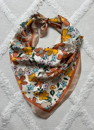 Foulard fleuri multicolore Boutique indépendante, marca: Boutique indépendante, estado: Nuevo sin etiquetas, 14,00 €, 15,40 € Protección al comprador incluida