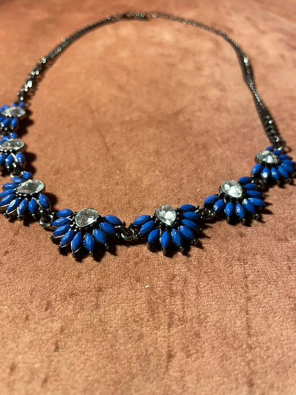 Blue statement necklace 2