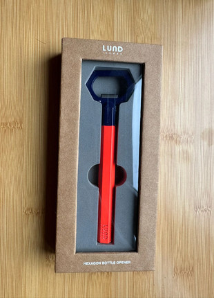 Ouvre-bouteilles neuf designer britannique Daniel Lund, marca: Daniel Lund Savage, estado: Nuevo con etiquetas, 10,00 €, 11,20 € Protección al comprador incluida