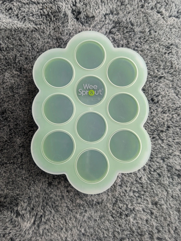 WeeSprout silicone baby food freezer tray 1