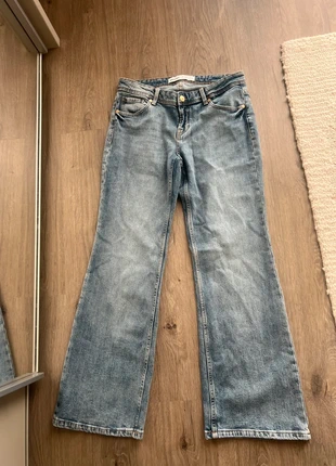 low-rise jeans, marque: Bershka, état: Neuf sans étiquette, taille: M / 38 / 10, 10,00 €, 11,20 € Protection acheteurs incluse