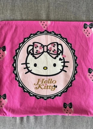 House coussin hello kitty, marque: Hello Kitty, état: Très bon état, taille: 40 x 40 cm, 8,00 €, 9,10 € Protection acheteurs incluse