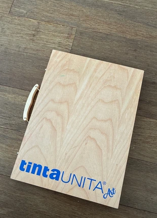 Valigetta in legno Tinta Unita Art  29x40 con pastelli e acquerelli, merk: Tinta UNITA, staat: Goed, € 10,00, € 11,20 inclusief Kopersbescherming