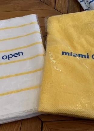 Legendary Miami Open beach towel set, marque: Miami Open, état: Neuf, 60,00 €, 63,70 € Protection acheteurs incluse
