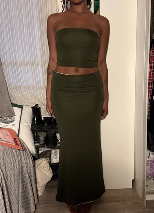 Ensemble crop top bustier + jupe longue fendu kaki, état: Très bon état, taille: M / 38 / 10, 10,00 €, 11,20 € Protection acheteurs incluse