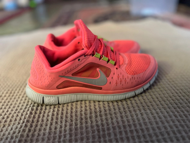 Nike free neon pink Vinted
