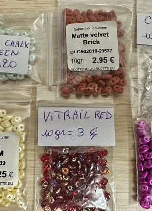 Lot 47 g perles Matubo Superduo 2,5×5 mm – Couleurs variées, marque: matubo, état: Très bon état, 15,00 €, 16,45 € Protection acheteurs incluse