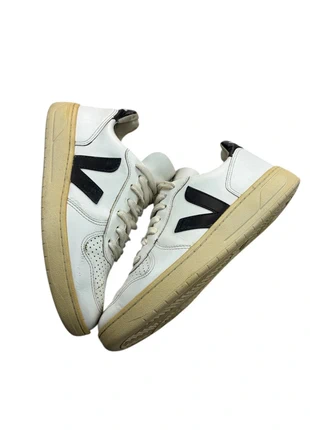 Baskets Veja V-10 cuir blanc logo noir femme 37, marque: Veja, état: Bon état, taille: 37, 11,90 €, 13,20 € Protection acheteurs incluse