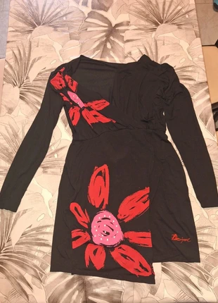 Robe Desigual Taille L, merk: Desigual, staat: Goed, maat: L / 40 / 12, € 6,00, € 7,00 inclusief Kopersbescherming Pro