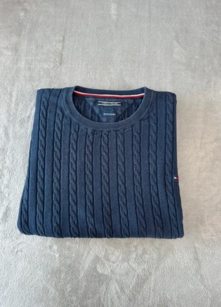 Pull torsadé Tommy Hilfiger col rond | Taille L | Marine logo brodé, merk: Tommy Hilfiger, staat: Heel goed, maat: L, € 24,90, € 26,85 inclusief Kopersbescherming