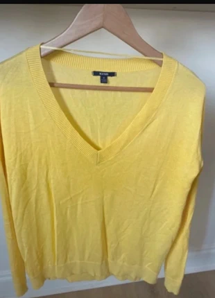 Pull femme jaune col V taille 38/40, marca: Kiabi, estado: Muito bom, tamanho: M / 38 / 10, €4.00, €4.90 inclui Proteção do Comprador