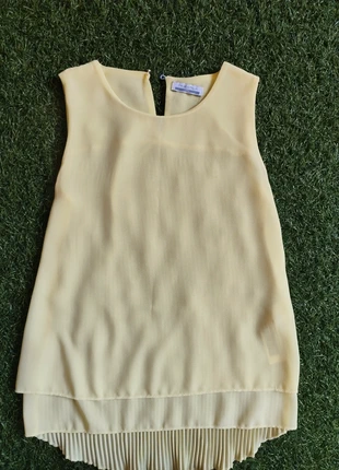 Blusa giallo pastello, merk: Piazza Italia, staat: Heel goed, maat: 12 jaar / 152 cm, € 6,00, € 7,00 inclusief Kopersbescherming