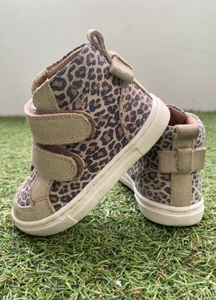 Baskets en cuir léopard, marque: Vertbaudet, état: Très bon état, taille: 21, 14,00 €, 15,40 € Protection acheteurs incluse