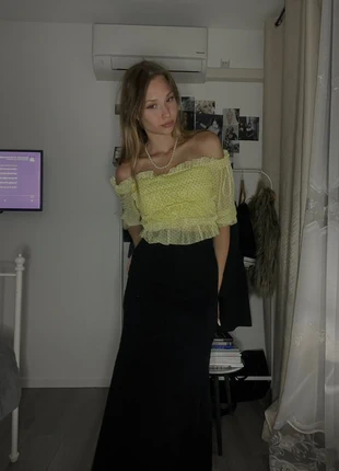 Haut épaule nues jaune , marke: Bershka, zustand: Sehr gut, größe: S / 36 / 8, 5,00 €, 5,95 € inklusive Vinted-Käuferschutz