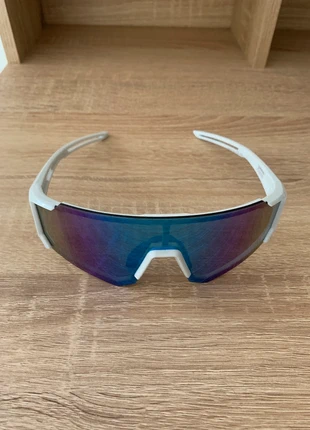 Lunettes de soleil Y2K Bleues / Blanches, marque: y2k, état: Neuf sans étiquette, 4,00 €, 4,90 € Protection acheteurs incluse