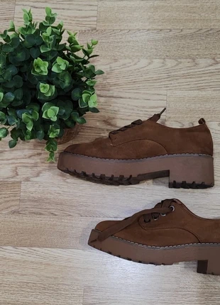 Zapato de vestir plataforma y cordones marrón mujer, brand: Local, condizioni: Ottime, taglia: 40, €7.00, €8.05 include la Protezione acquisti