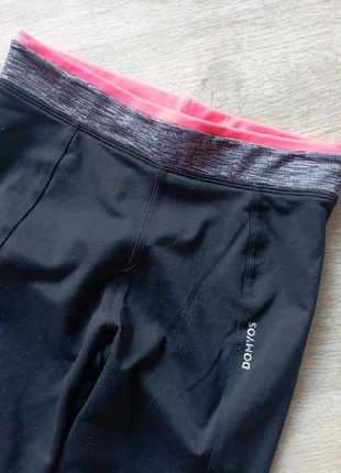 Legging Domyos S noir et bordure en haut rose, marque: Domyos, état: Neuf sans étiquette, taille: S / 36 / 8, 1,50 €, 2,28 € Protection acheteurs incluse
