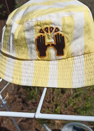 Bob réversible a motif, marque: Monoprix Kids, état: Très bon état, taille: 12 ans et plus > 56 cm, 5,00 €, 5,95 € Protection acheteurs incluse