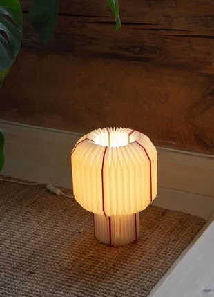 Lampe de table Strala Design Lukas Bazle 🎄 Origami Moderne, merk: strala, staat: Heel goed, € 22,90, € 24,75 inclusief Kopersbescherming