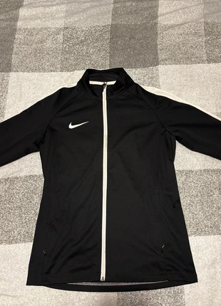 Nike track top, brand: Nike, condition: Very good, size: M, €14.99, €16.44 includes Buyer Protection