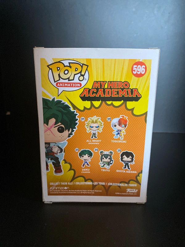 Exclusive (Glows in the dark) Deku Vinyl Figure 3