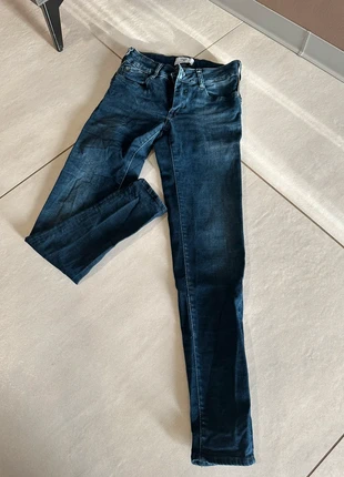 Jeans slim Le temps des cerises 🍒 T 27, marque: Le Temps des Cerises, état: Très bon état, taille: S / 36 / 8, 10,00 €, 11,20 € Protection acheteurs incluse