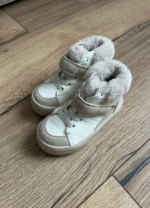 Chaussures montantes fourrées Zara bébé mixte - taille 22, marque: Zara, état: Très bon état, taille: 22, 7,00 €, 8,05 € Protection acheteurs incluse