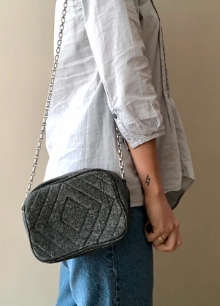 Borsetta con catena lunga color argento // Sac à main avec longue chaîne couleur argent • ASOS, brand: ASOS, condition: New without tags, €10.00, €11.20 includes Buyer Protection