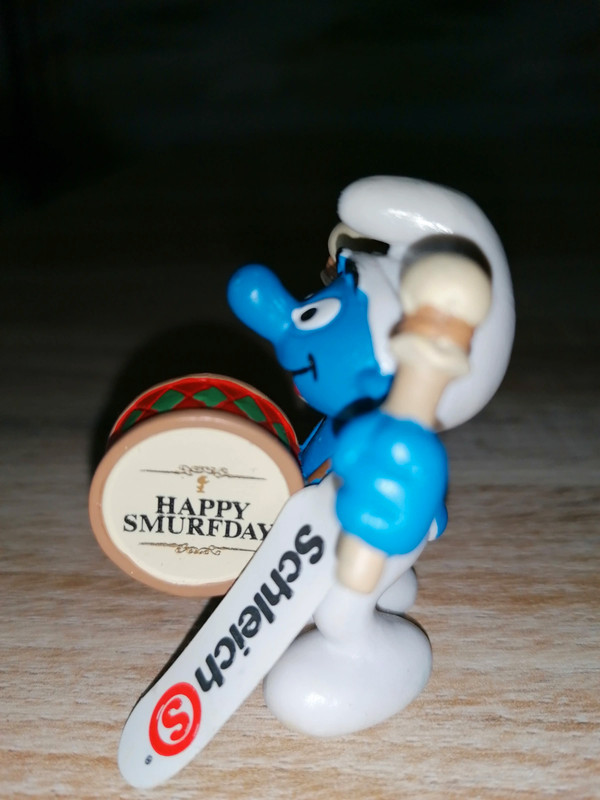 Figurine Schtroumpf Grosse Caisse 50eme Anniversaire Happy Smurfday De 08 Peyo Schleich Neuve Vinted