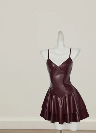 Robe courte à bretelles similicuir - style rock grunge y2k, marque: L'Atelier Rétro, état: Très bon état, taille: S / 36 / 8, 35,50 €, 37,98 € Protection acheteurs incluse