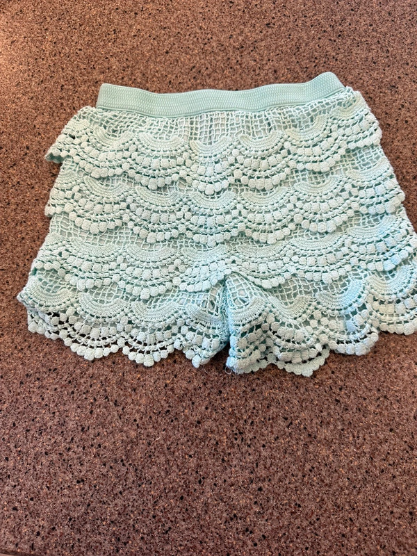 Girls size 4 shorts 1