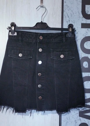 Minigonna denim con bottoni, marke: Zara Trafaluc, zustand: Sehr gut, größe: XS / 34 / 6, 5,00 €, 5,95 € inklusive Vinted-Käuferschutz