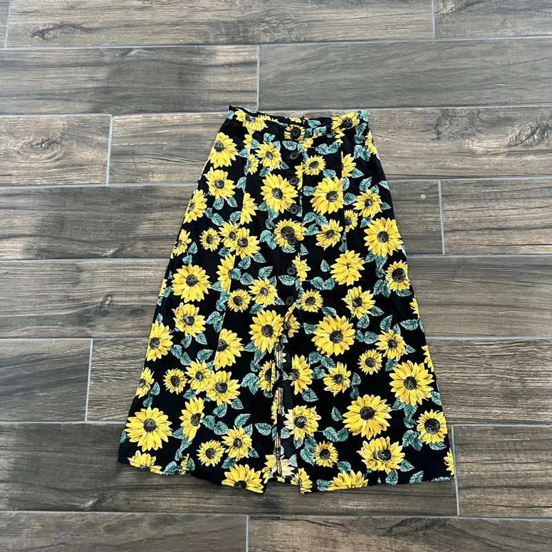 Divided MIDI Skirt Sunflower Size 0 Black Yellow Floral 1