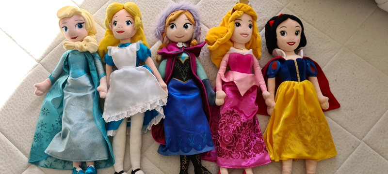 Les différentes poupées des princesses Disney