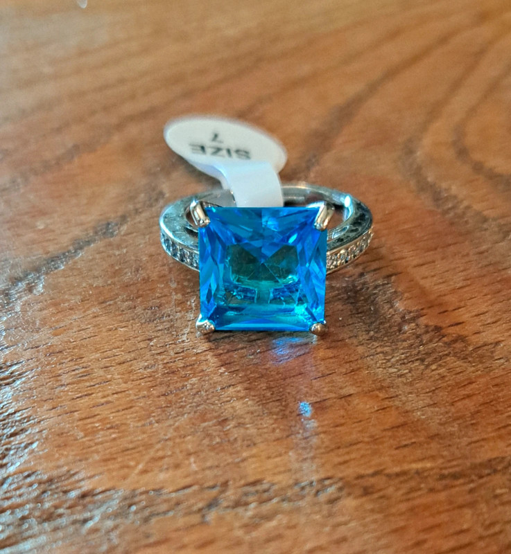 Large blue rhinestone ring size 7 1