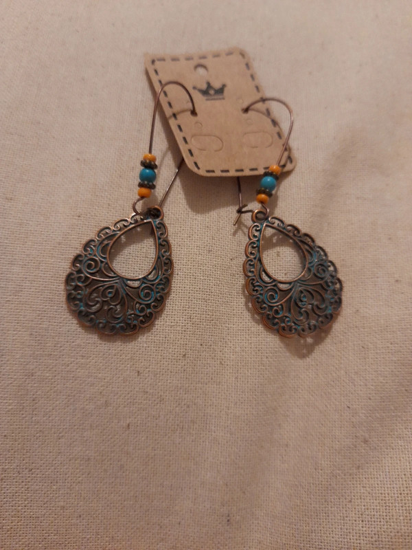 Boucle d oreille pendante 7 cm environ neuve  doré vieilli perles orange et turquoise et o 2