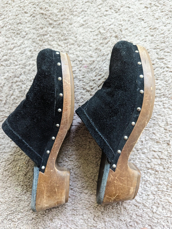 Ugg suede clogs size 7 4