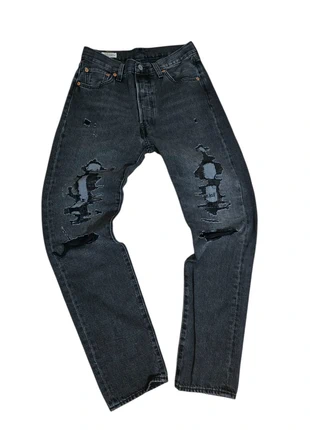 Jean levis 501 coupe droite troué noir w30 l32, brand: Levi Strauss & Co., condizioni: Nuovo senza cartellino, taglia: IT 40 | W30, €10.00, €11.20 include la Protezione acquisti